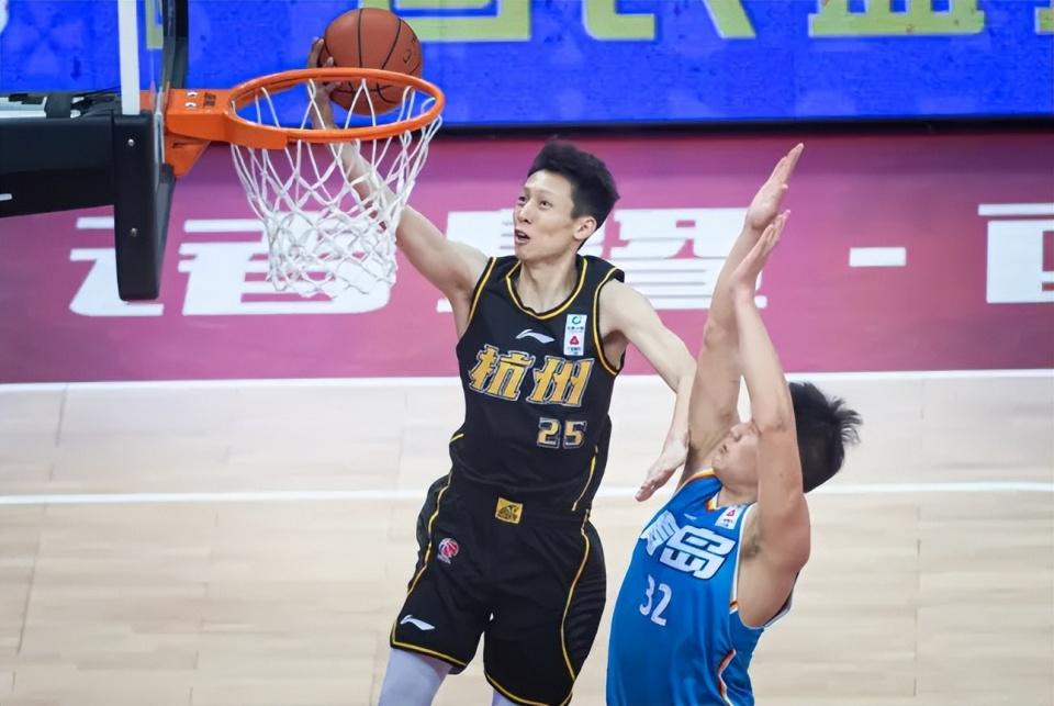埃弗顿签下切尔西20岁边锋乔治，转会费起价1800万英镑