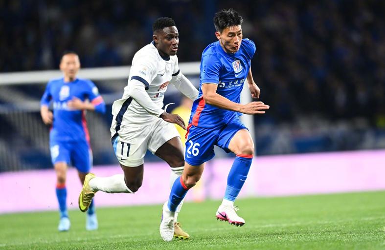 罗马诺：纽卡接近签下阿贾克斯18岁中场斯图尔，总价超2500万欧