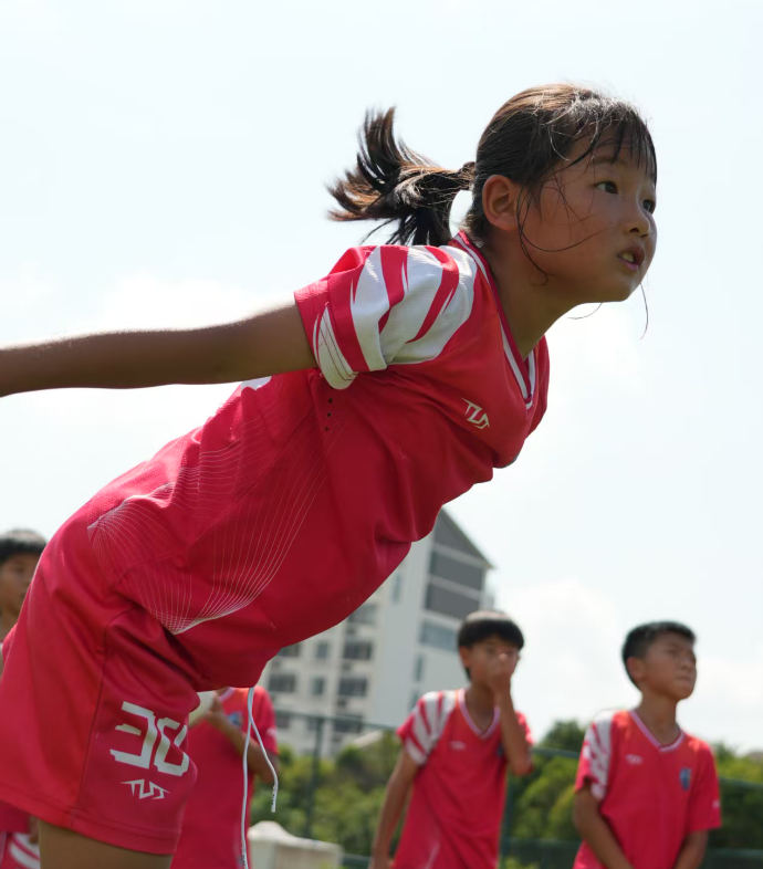 小威将搭档穆霍娃出战柏林女双