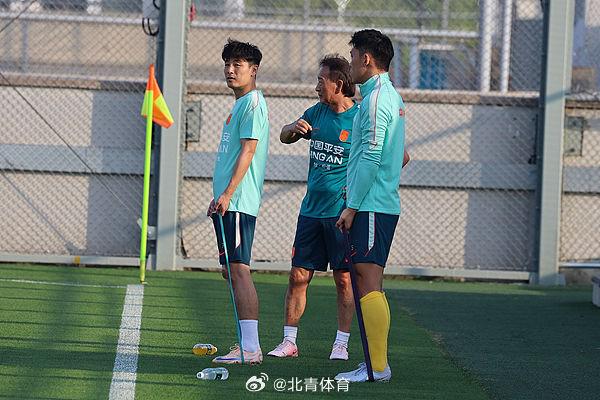 特雷·杨4900万选项在即 奇才面临合同考验