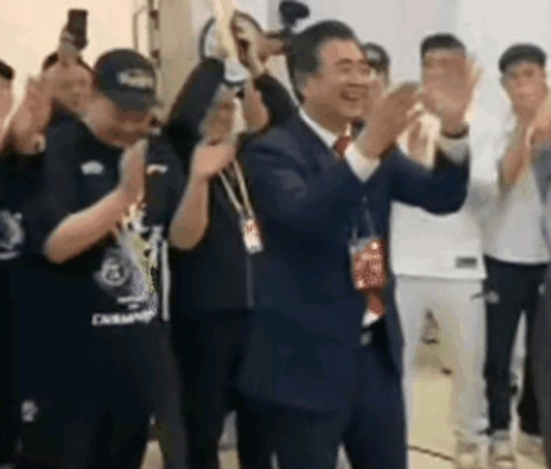 记者拉比奥、于帕、楚阿梅尼、萨利巴缺席训练前者母亲探班扑空
