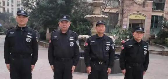 罗马诺：纽卡接近签下阿贾克斯18岁中场斯图尔，总价超2500万欧