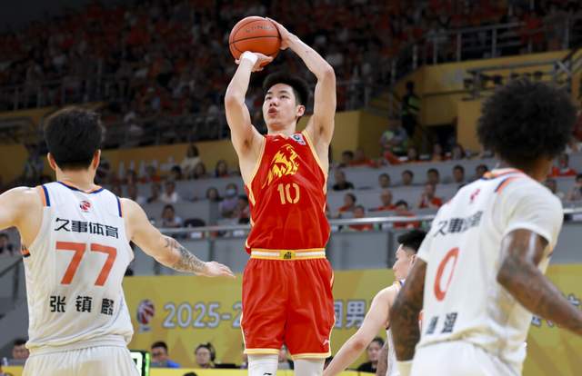 乌法115k欧元买断阿加波夫，结束租借正式加盟