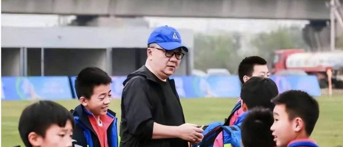 5.81亿！詹姆斯又被低估！湖人要续约两名球员了...