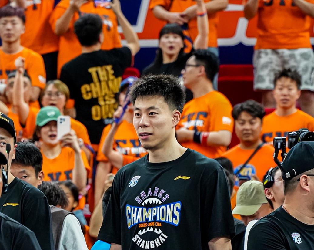 米奇：福克斯明天比赛最后时刻依然会拿球 并且我对他充满信心