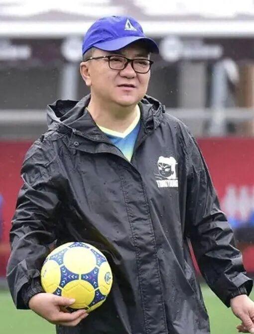 詹姆斯下家争夺进入白热化：三大热门球队谁能最终胜出？