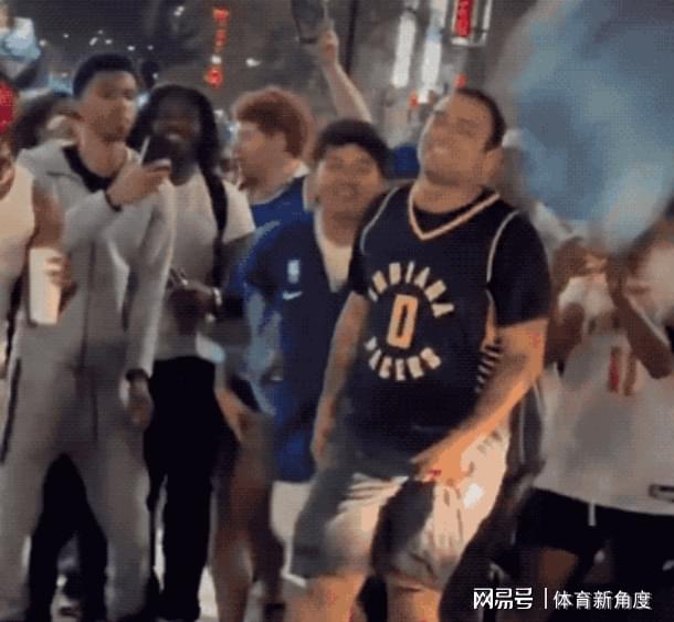 卧槽！詹姆斯跟湖人的矛盾，2021年就发生了...
