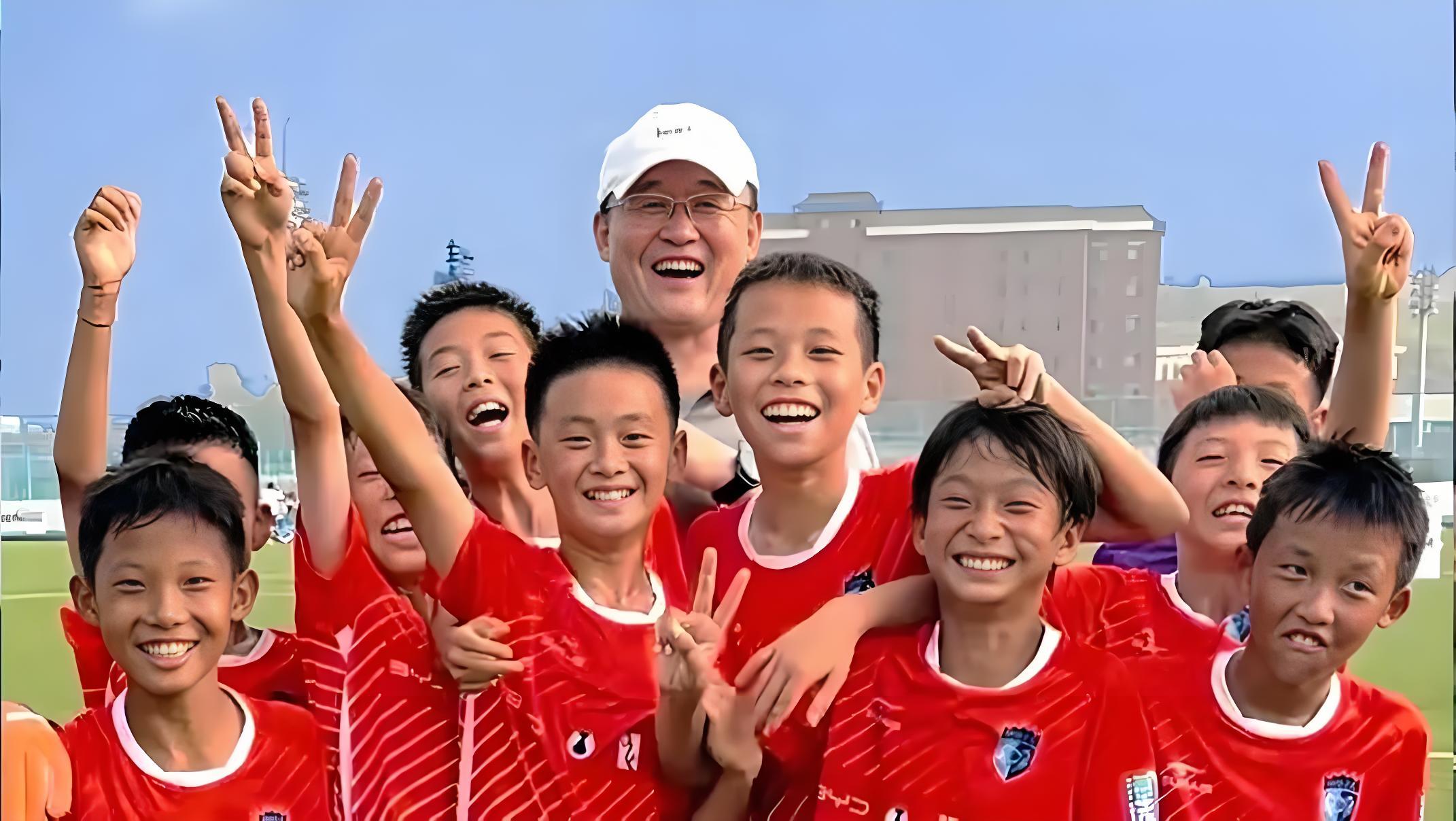 五冠之王！迈克布朗迟到19年的复仇！