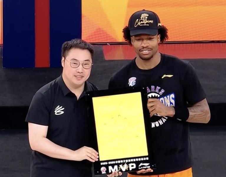 4年1.785亿美金！篮网要抢里夫斯，富保罗为老詹发声