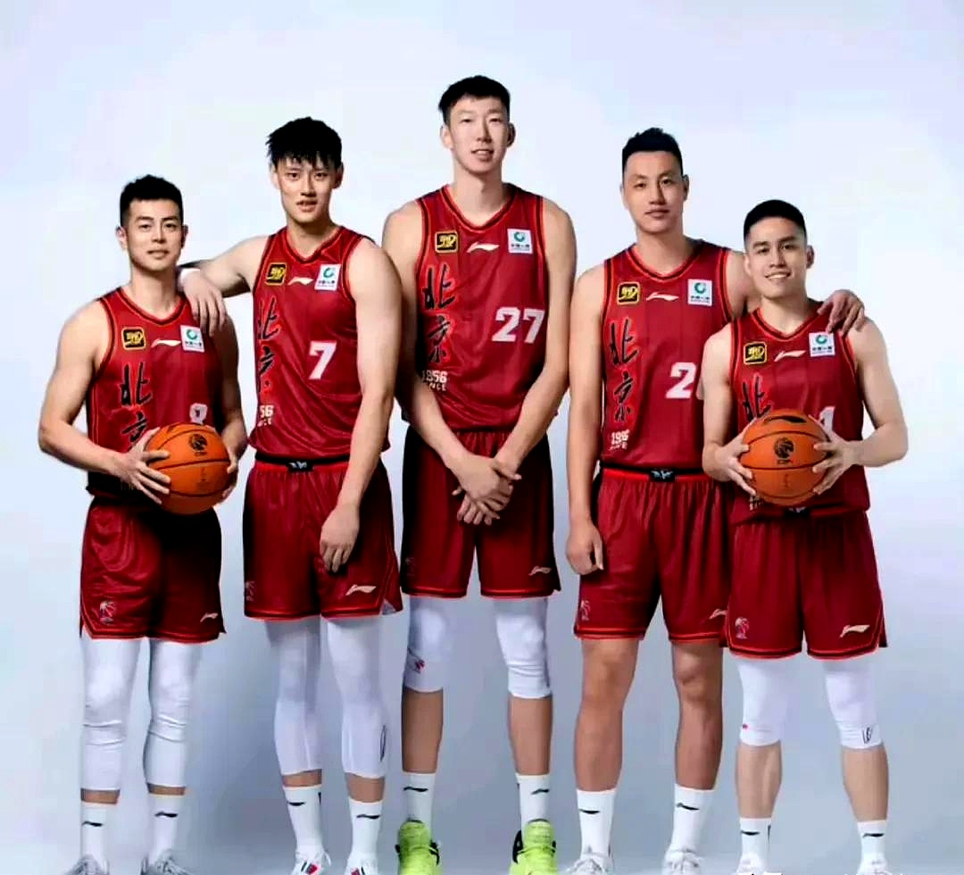 曝马刺考虑交易福克斯