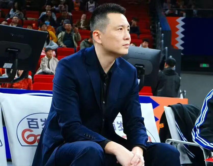 文班无缘首冠 尼克斯53年后再夺冠