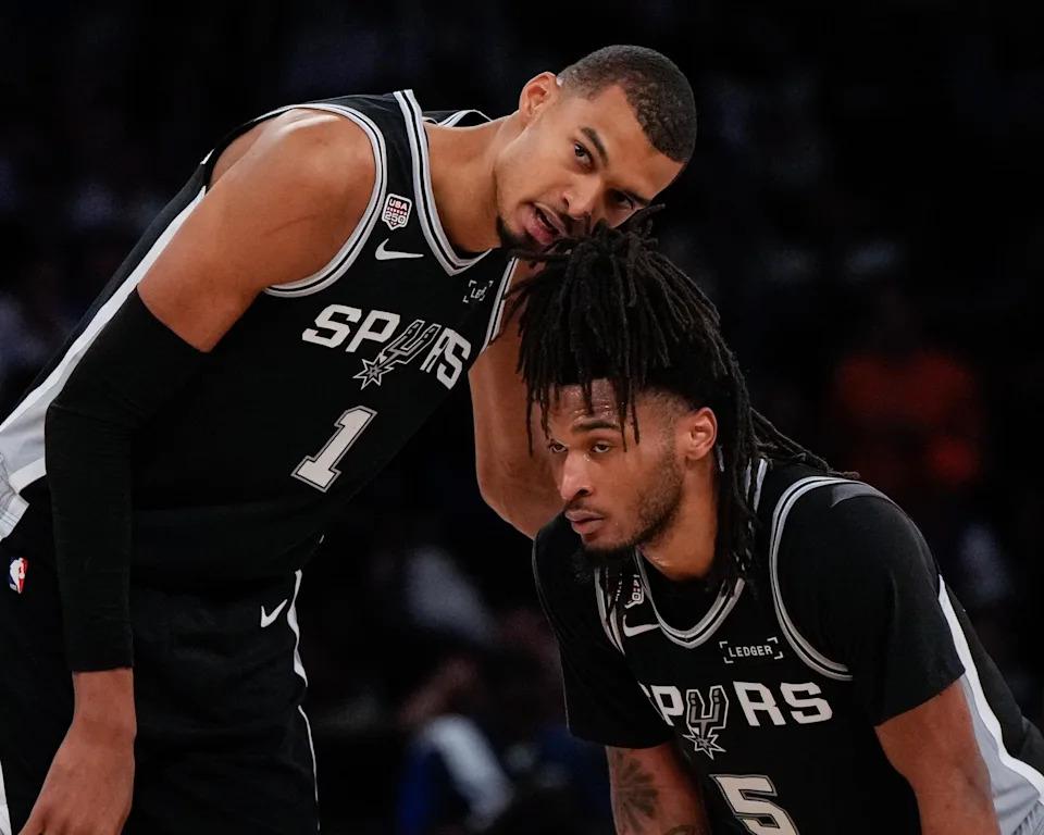 NBA首支单赛季双冠王，尼克斯两项决赛均成功战胜马刺