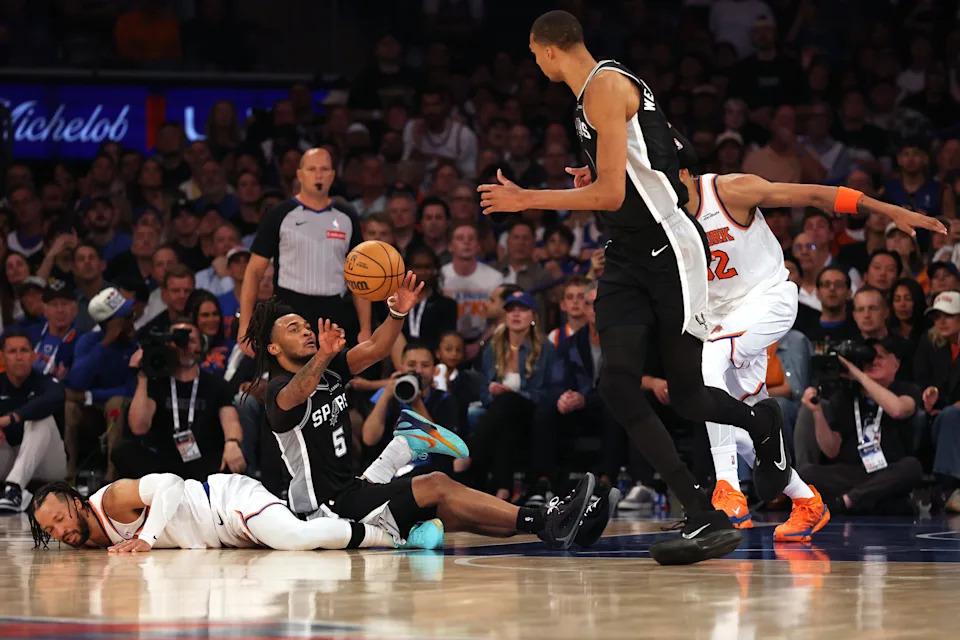 绝妙，湖人队新阵容被NBA评论员比尔·西蒙斯起绰号“Snowtime”