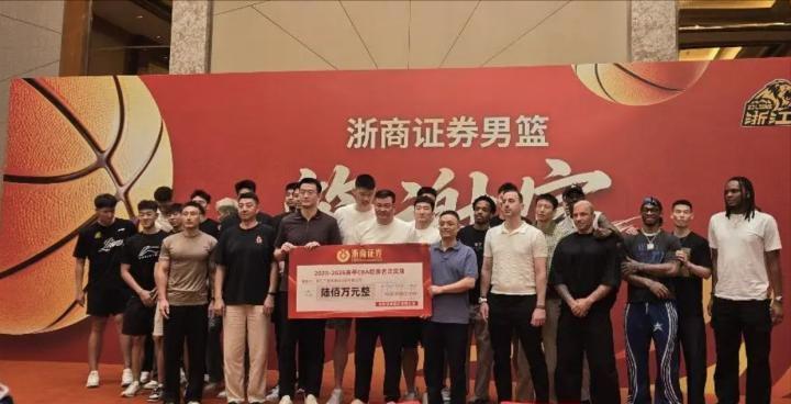 多兰要求球员季后赛禁欲10周？尼克斯53年首冠幕后故事曝光