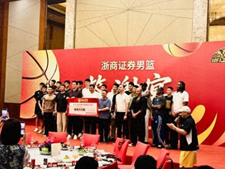 福克斯谈G4失误：我不看那些节目