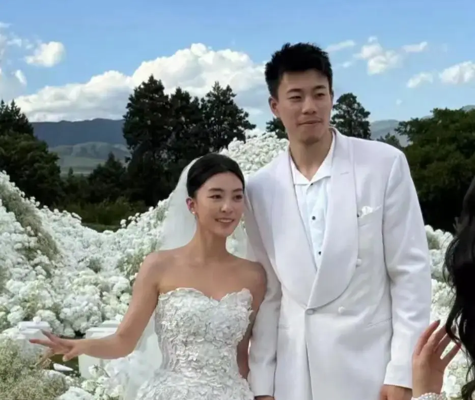除了先发锋线大将，还有4名球员会是黄蜂今夏可能被送走的对象？