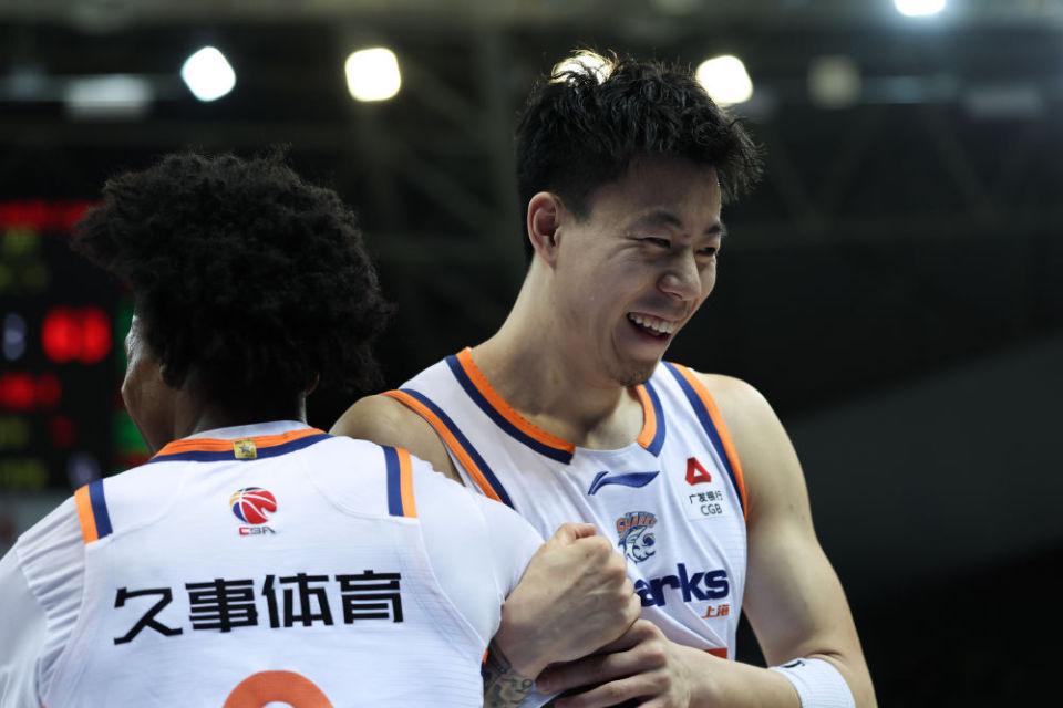 爆了！爆了！文班5年3亿！福克斯离队去尼克斯庆祝！