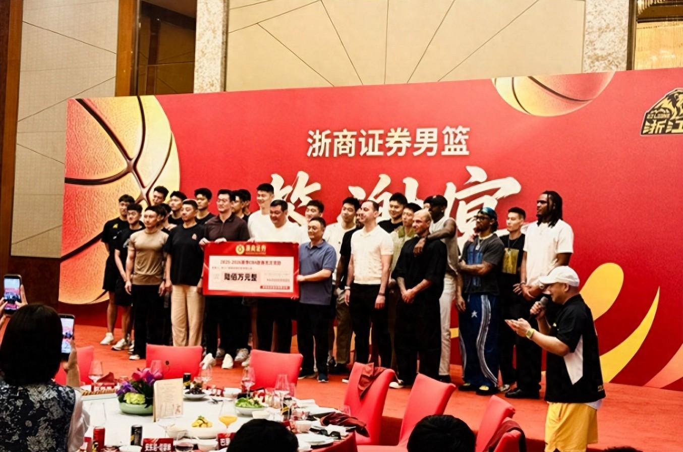 热火随时可用13号签换字母哥