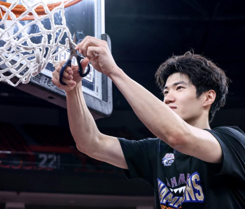 3年5100万！加盟东部第一！快船分崩离析