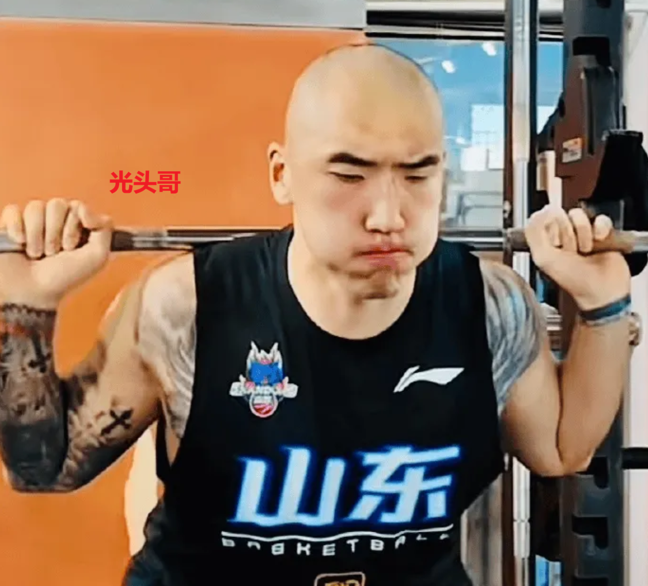 字母布朗并未绑定！阿龙可自行申请交易快船也有意 被绿凯伤透？