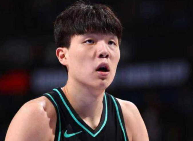 卧槽！詹姆斯跟湖人的矛盾，2021年就发生了...