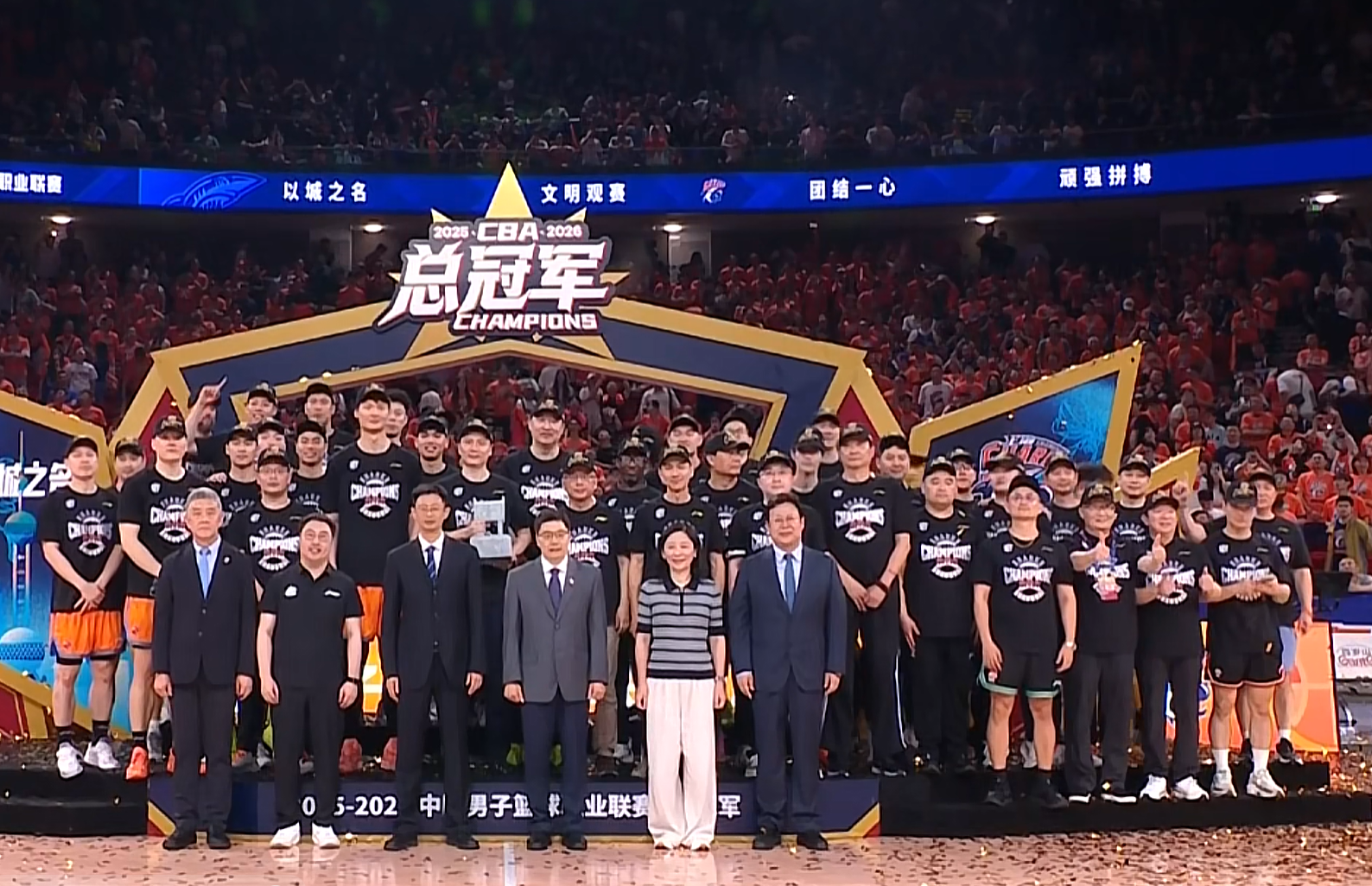 唱作人名人堂演讲金句频出 自曝沙哑真凶尼克斯球迷身份实锤