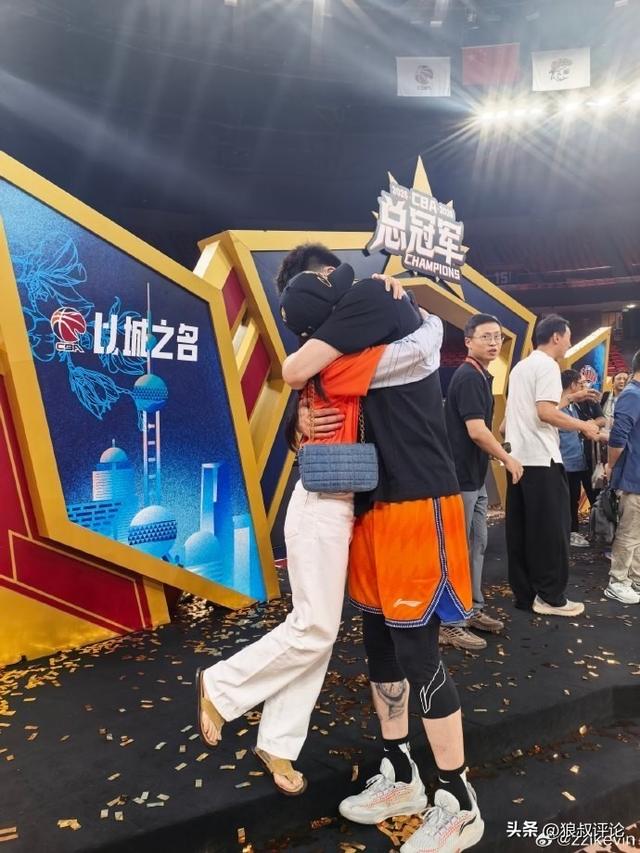 文班：我们几乎把能犯的错误都犯了 并且从中吸取了教训