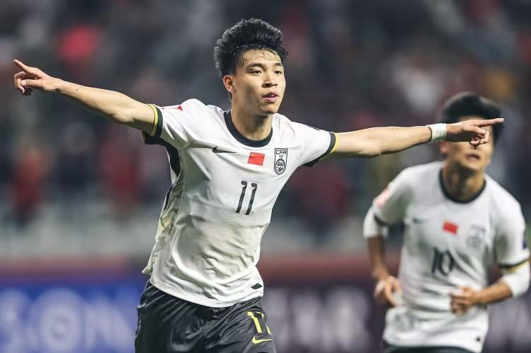 U17男篮虐委内瑞拉！张懿赵杰+2将齐爆，多人贡献，吕飞燕下替补