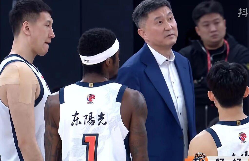场均29+11问鼎得分王，季后赛淘汰乔丹，三年级的他比文班更出色