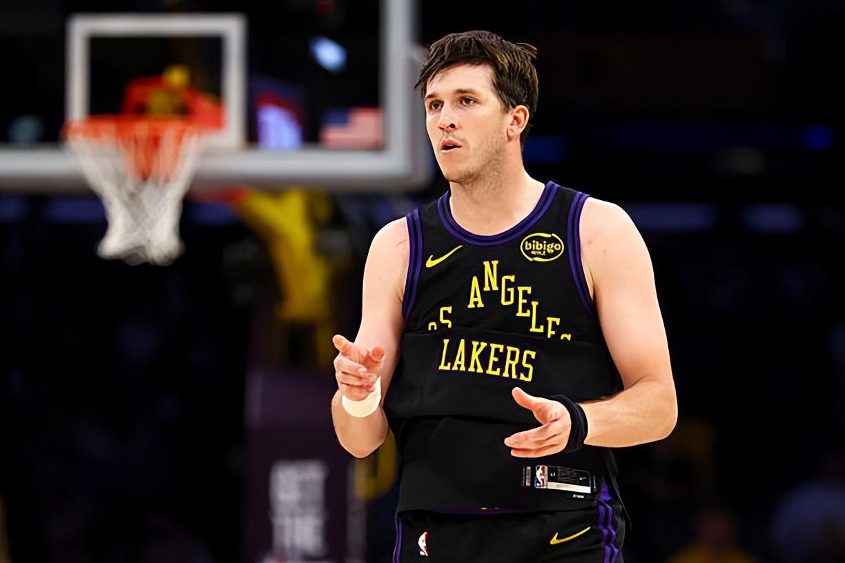 NBA头牌詹姆斯的"被低估"困局：5.8亿赚了23赛季，他还在被压价？
