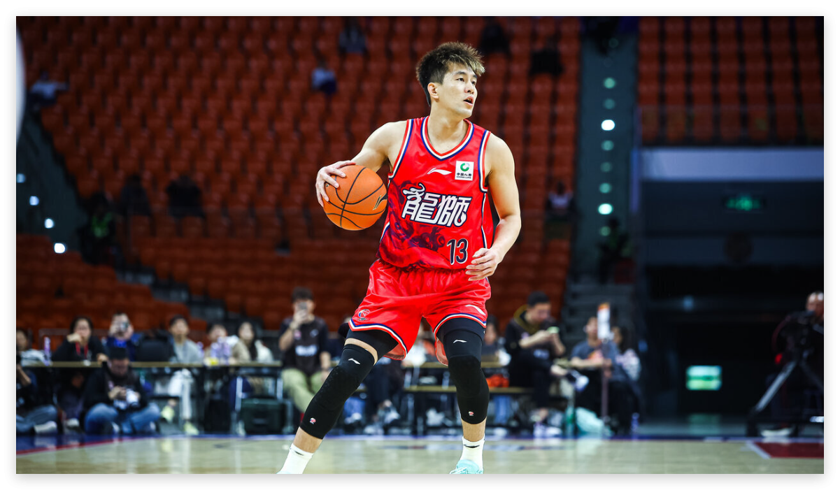 马刺1比4不敌尼克斯获得总亚军，输掉的四场比赛三要素完全相同