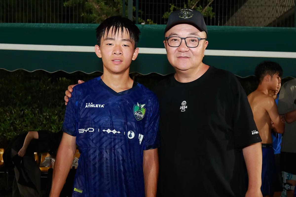 曼晚：加斯科因当年为钱拒曼联选热刺结果后悔终身，M费要注意了