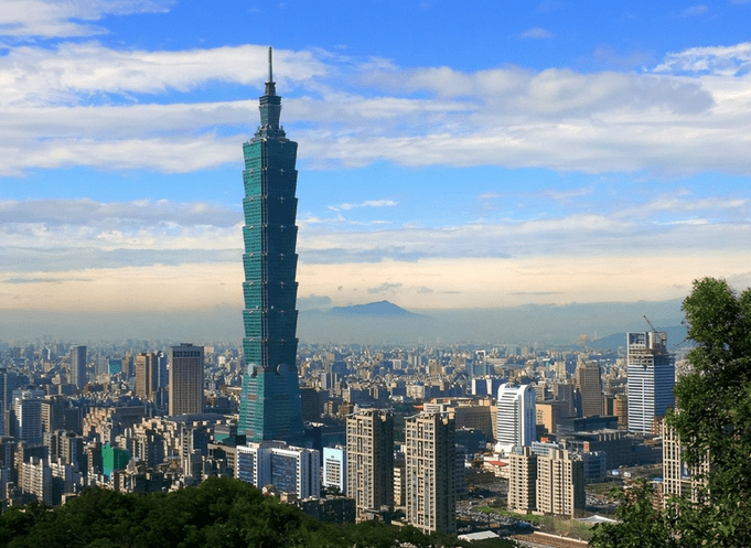 拉塞尔夺加泰排位赛杆位