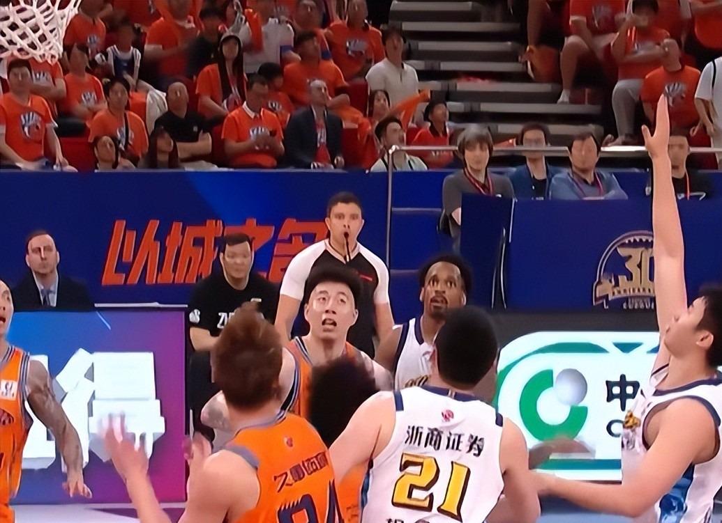 比利亚雷亚尔规划九名租借回归球员的未来