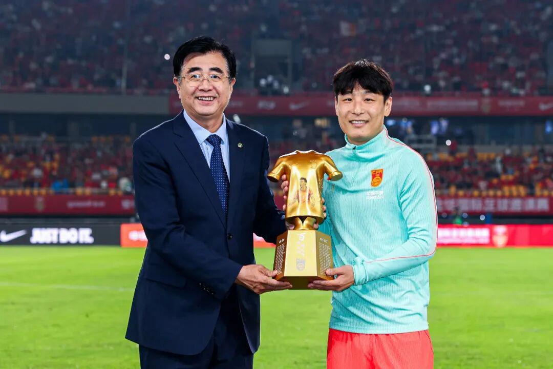 巴坎布喊话中国球迷：我是“快乐男孩”，世界杯请为民主刚果加油