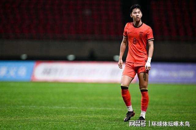 壹号娱乐-身价5万欧！40岁老门将当众落泪：爷爷奶奶去世了 妈妈没钱办签证